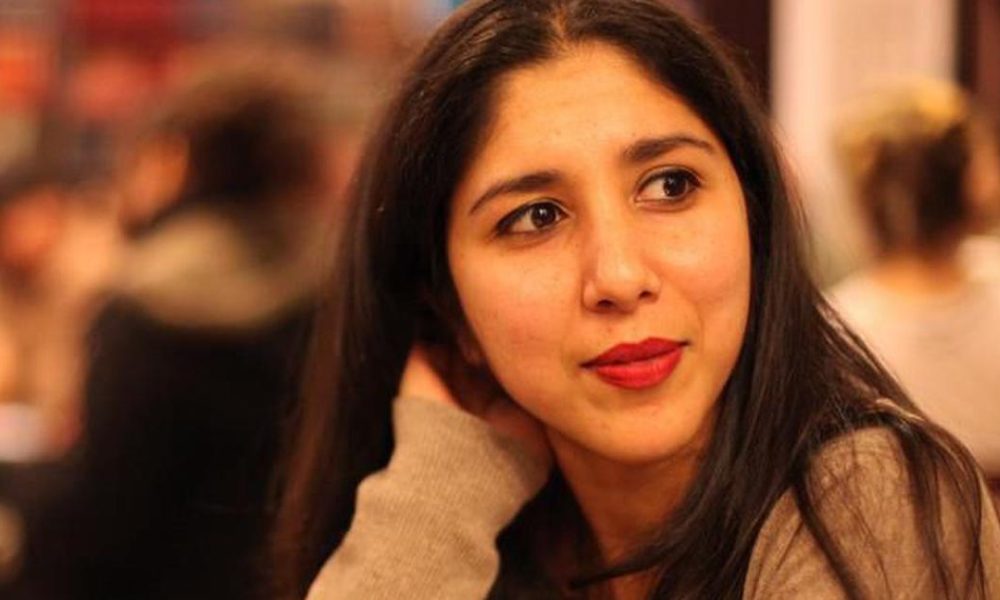 Exploring Love and Longing: Poetry's Reflection on Urban Existence