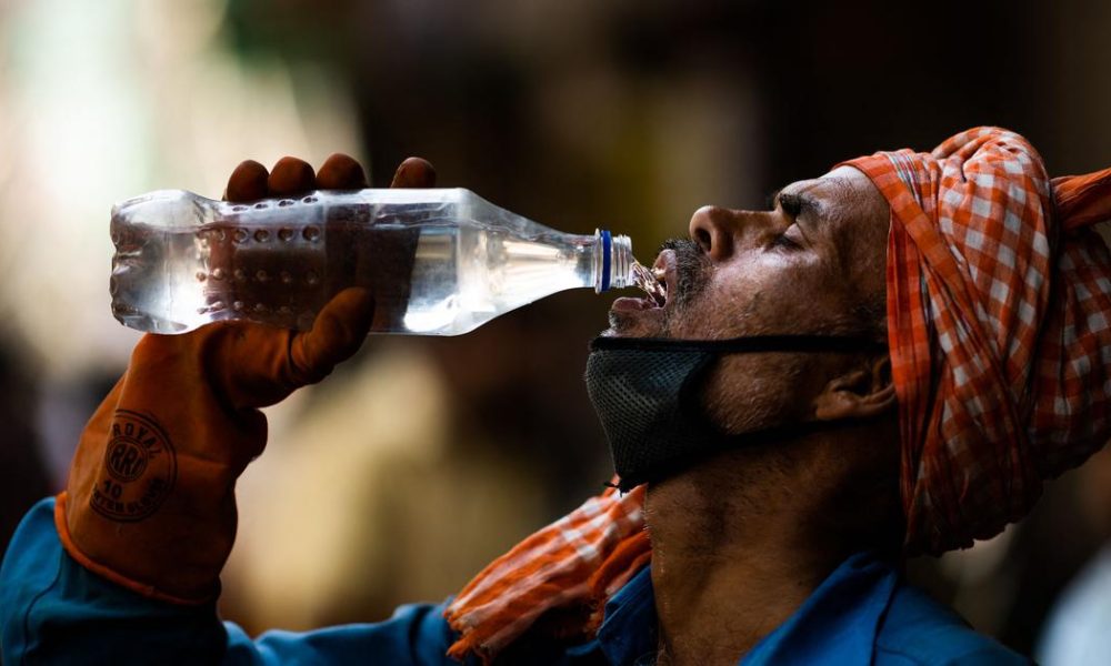 IMD Issues Heatwave Alert as Delhi Experiences Sweltering Temperatures Over 44°C