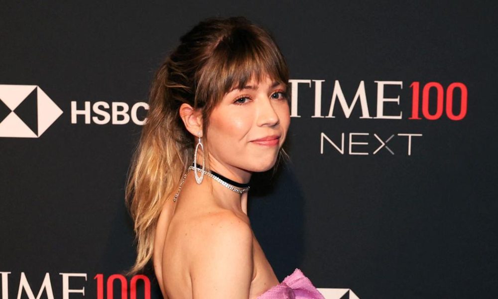 Jennette McCurdy's 'Half His Age': A Provocative Exploration of Power Dynamics in Dark Academia