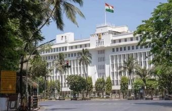 Maharashtra Officials No Longer Required to Greet Convicted Legislators