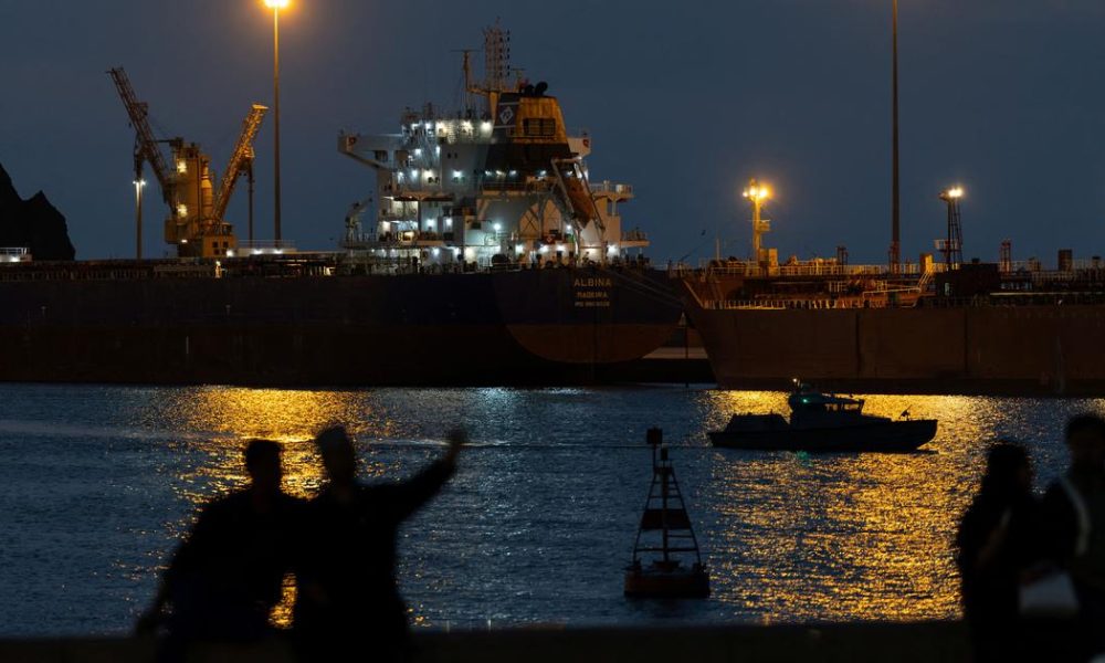 US Extends Sanctions Waiver for Indian Purchases of Russian Oil Amid Global Energy Crisis