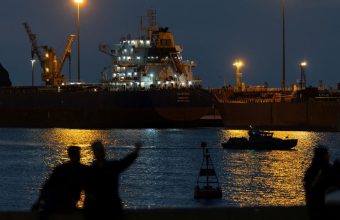 US Extends Sanctions Waiver for Indian Purchases of Russian Oil Amid Global Energy Crisis