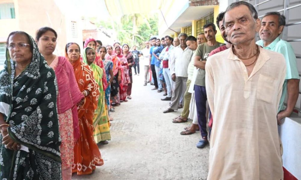 West Bengal Assembly Elections: Second Phase of Voting Commences for 142 Seats