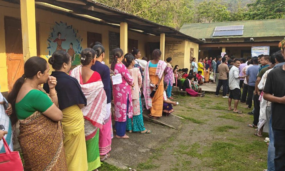 असम और केरल में विधानसभा चुनावों में मतदान: असम में 38.9% और केरल में 33.2% मतदान