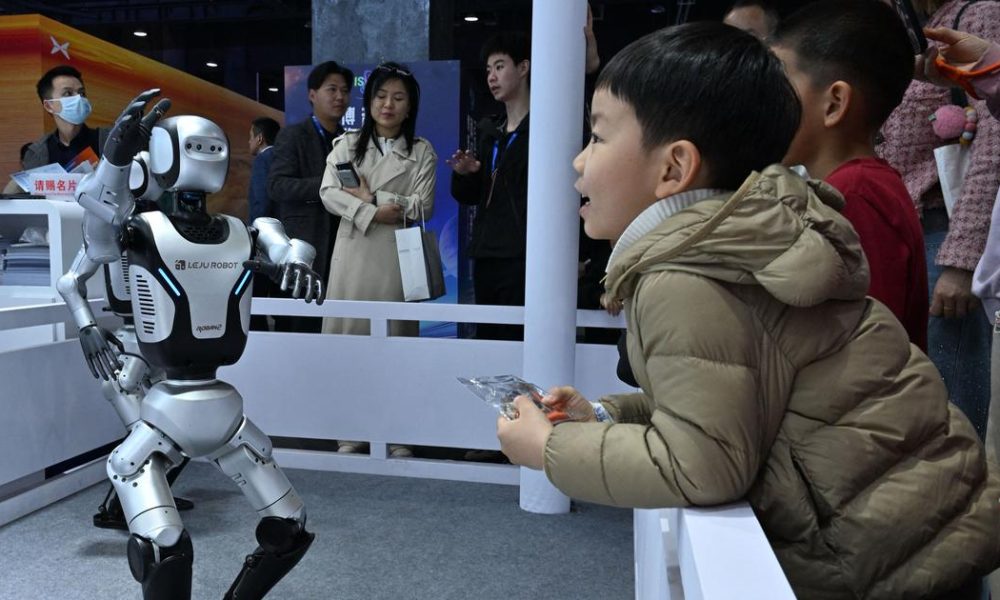 China's Surge in R&D Spending Challenges US Dominance in Science and Technology