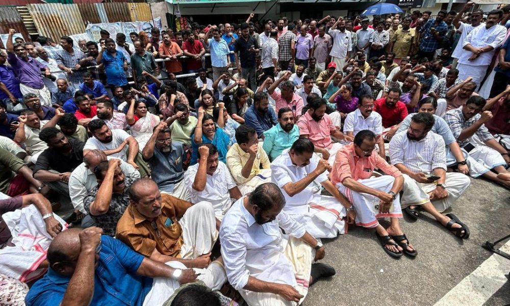 ED Officials Attacked by CPI(M) Supporters After Raids on Ex-Kerala CM Pinarayi Vijayan's Residence