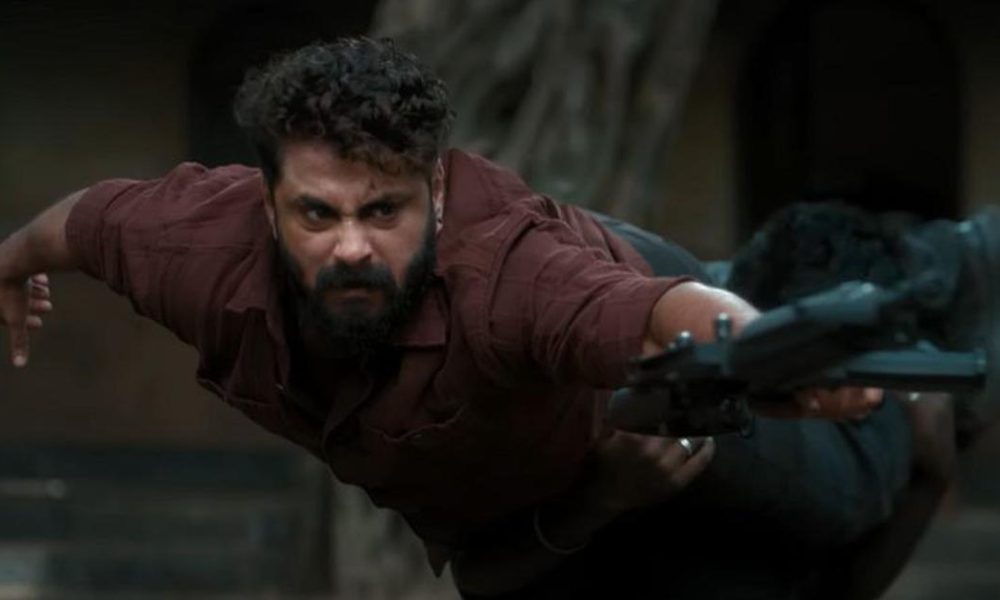 Kattalan: A Gritty Exploration of Violence and Corruption in the Shadows of the Jungle