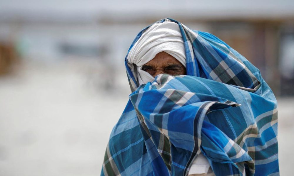 Tragic Heatwave Claims 16 Lives in Telangana; Kerala Braces for Rainfall