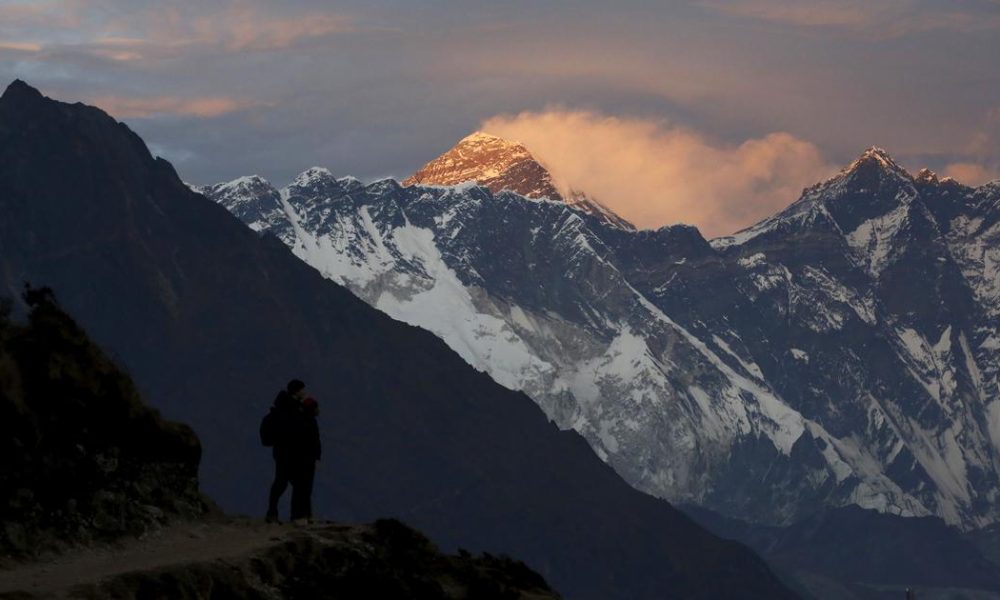 Tragic Loss: Two Indian Climbers Succumb on Descent from Mount Everest