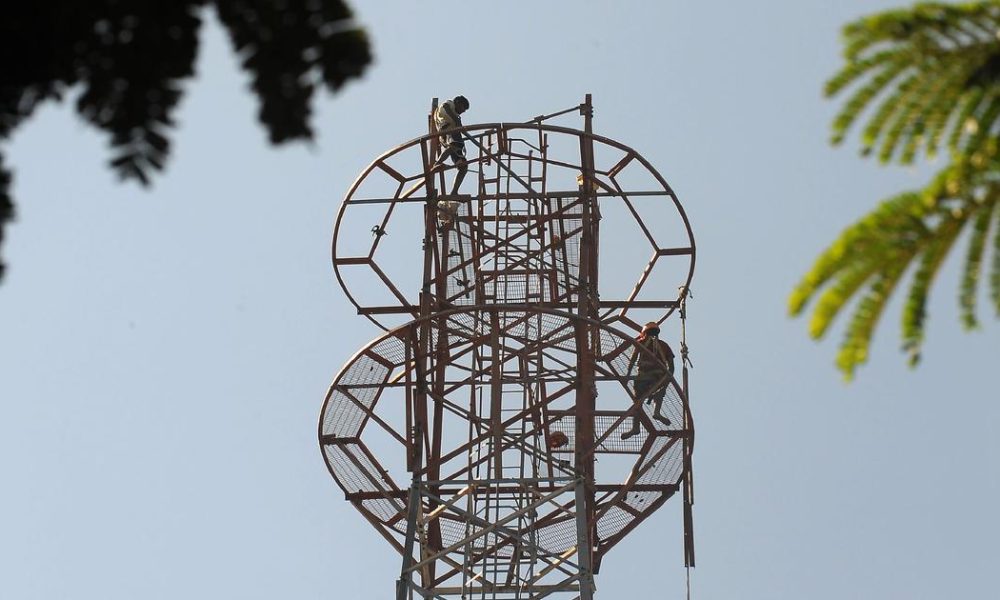 Bombay High Court Overturns Retrospective Spectrum Charge on Telecom Giants