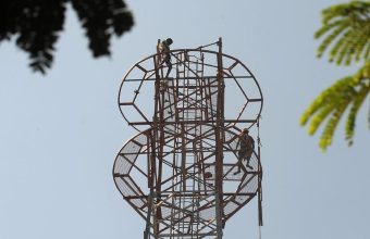 Bombay High Court Overturns Retrospective Spectrum Charge on Telecom Giants