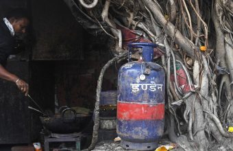 Commercial LPG Prices Rise: 19 kg Cylinder Costs Rs 3,113.5 in Delhi
