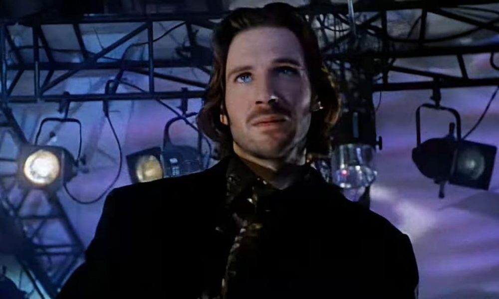 Exploring Dystopia: 'Strange Days' and Its Relevance in Today's World