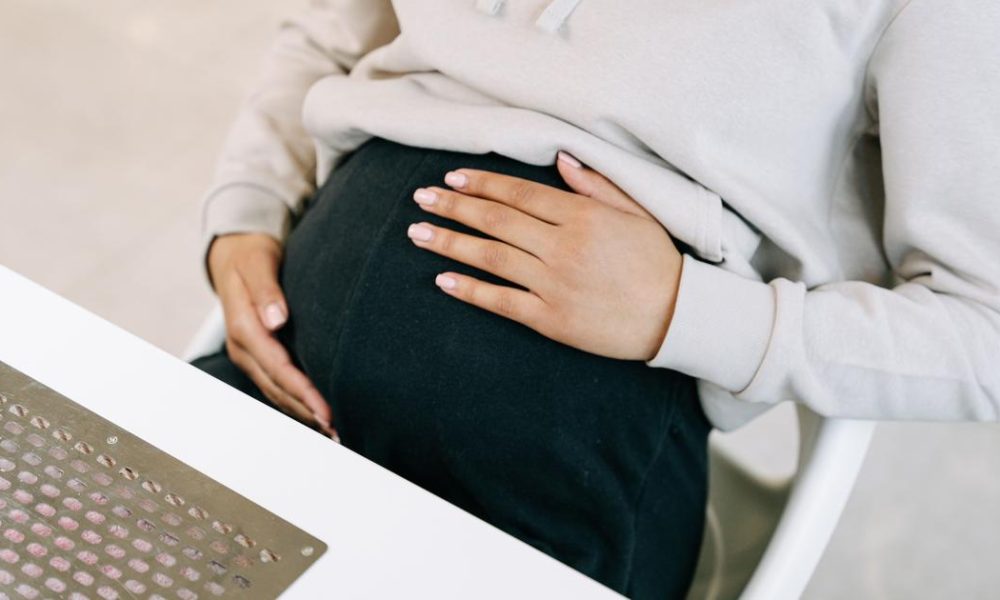 Exploring Feminine Empowerment: 'Diary of a Void' Highlights Workplace Dynamics Through a Fake Pregnancy