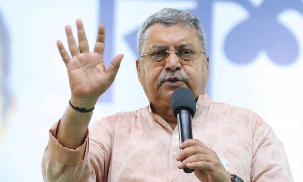 TMC MP Kalyan Banerjee Challenges Mamata Banerjee: Choose Between Him and Abhishek