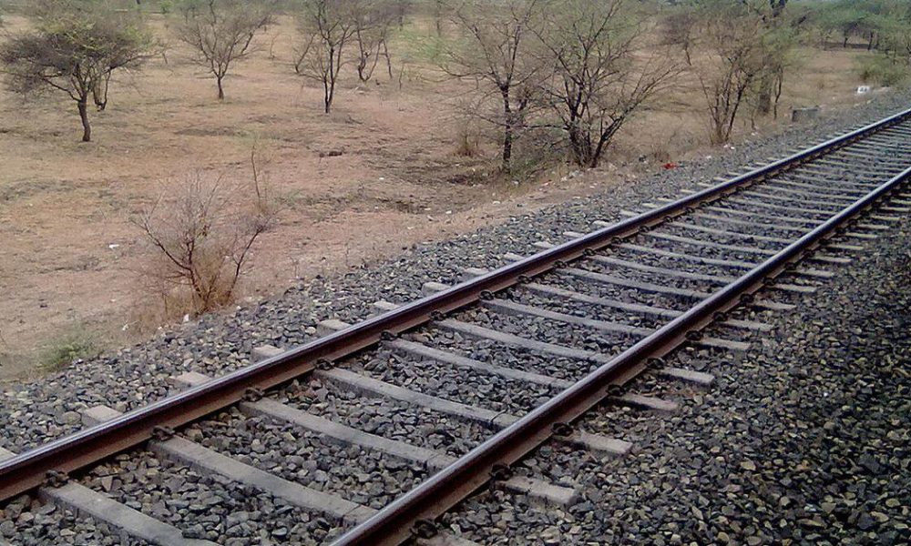Tragedy Strikes in Madhya Pradesh: Four Lives Lost as Passengers Jump from Train Amid Fire Rumor