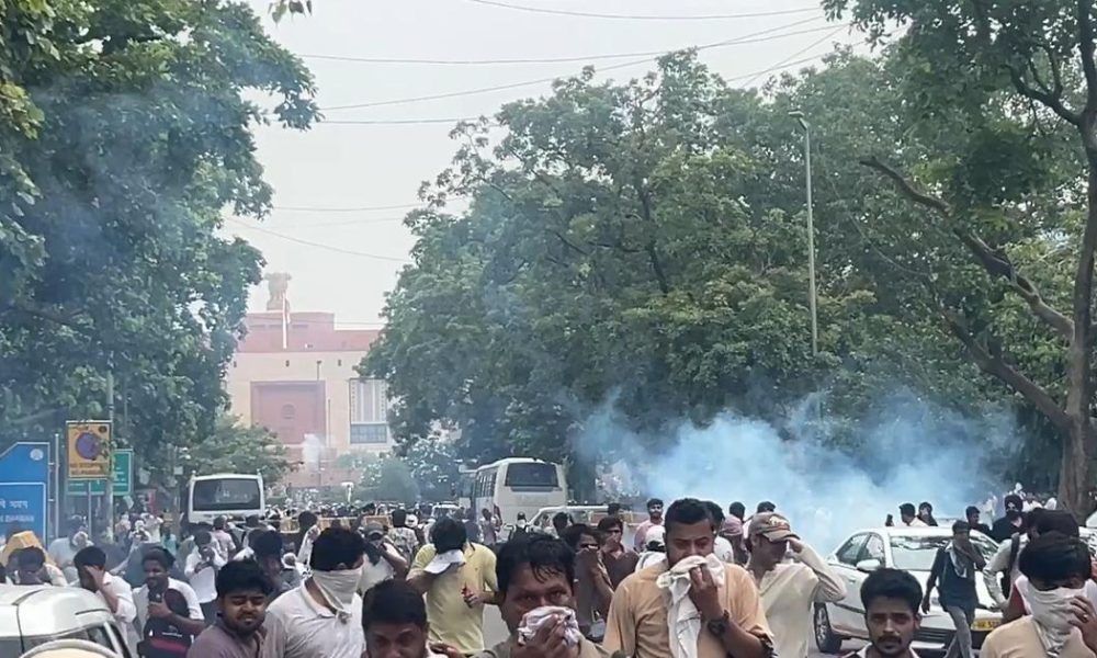 Ex-Bureaucrats Condemn Police Brutality Against Student Protesters in Delhi