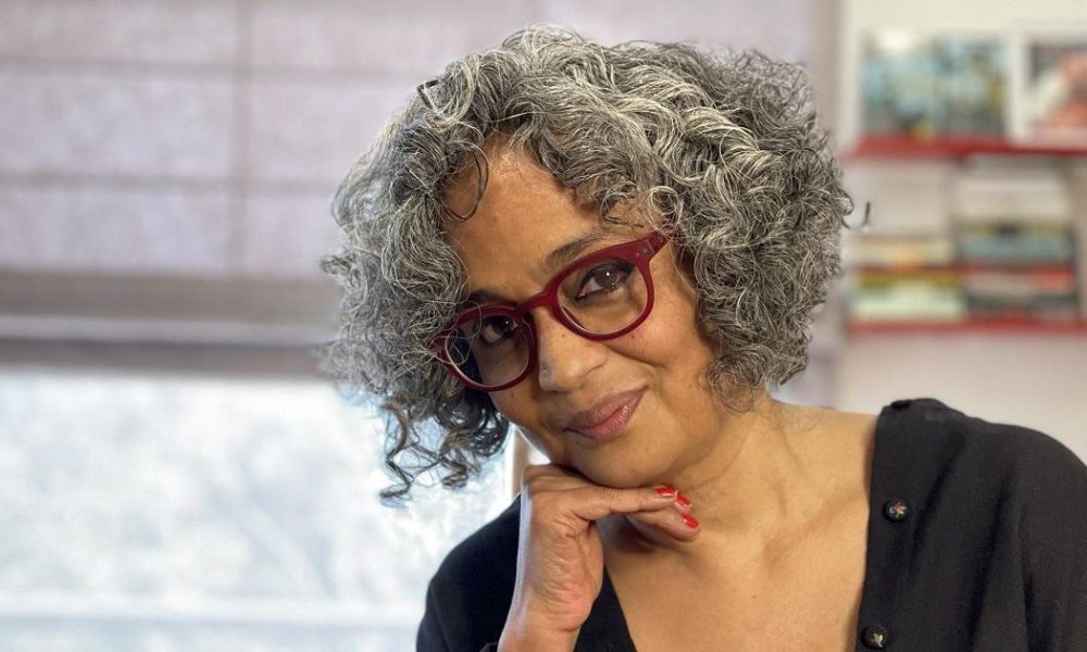 Exploring the Complex Relationship Between a Mother and Daughter in Arundhati Roy’s Memoir