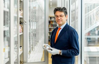 Exploring the Vibrant World of Pigments: An Insightful Interview with Narayan Khandekar