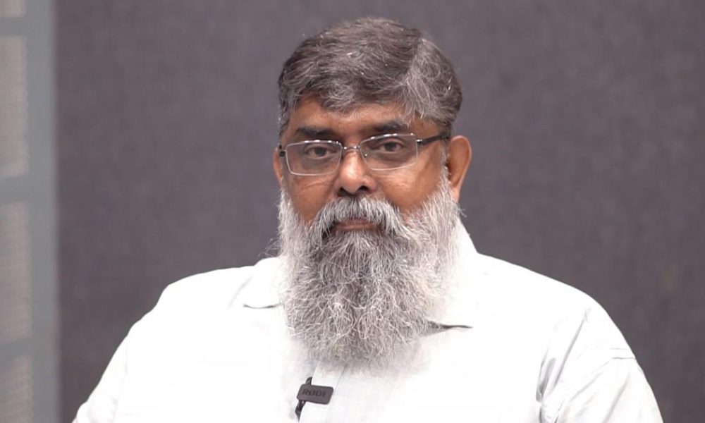 Former Editor of 'The Telegraph' Receives Passport After Lengthy Verification Struggles
