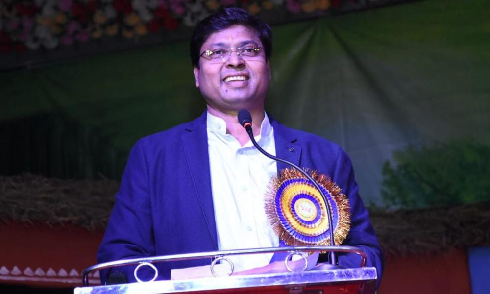 Hockey India President Questions Jersey Change to Saffron Ahead of World Cup
