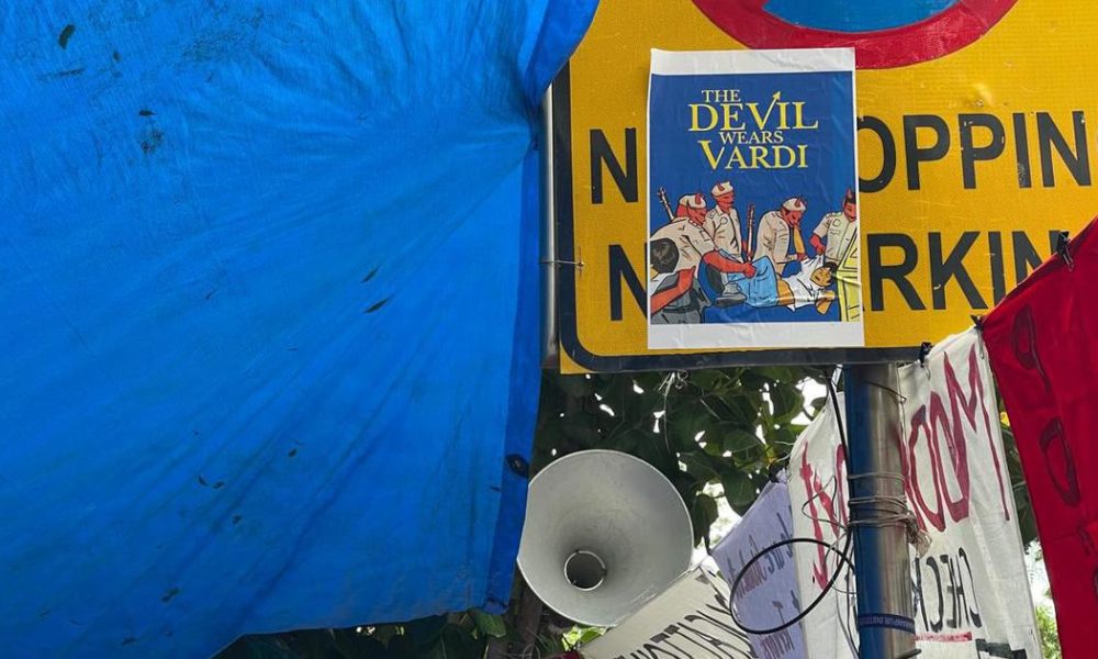 Mumbai Police Driver Dismissed After Threatening Protesters in Disturbing Video
