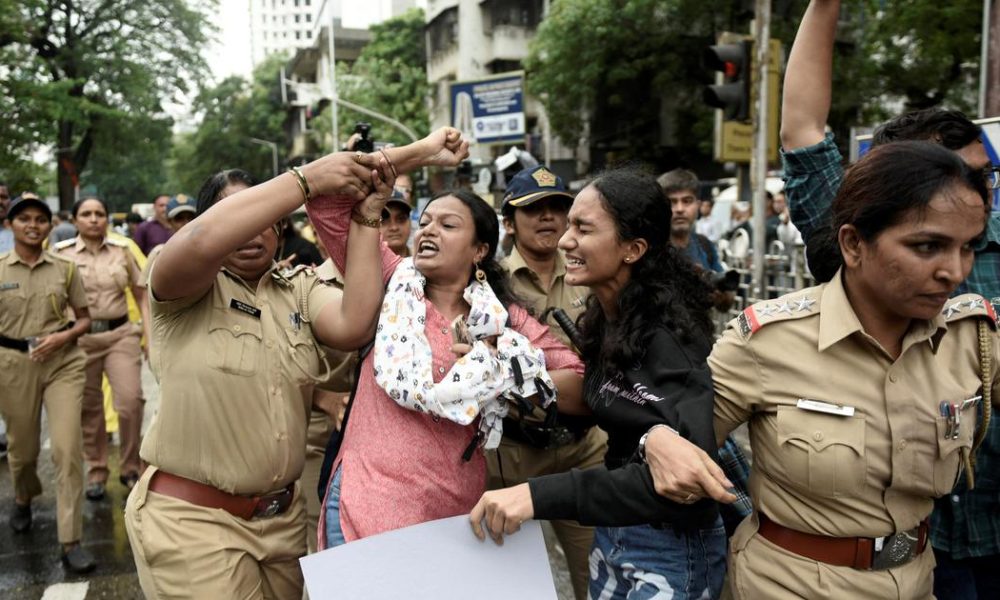 Mumbai Police Take Action Against Protesters in CJP Solidarity Demonstration
