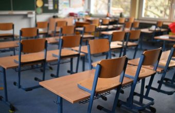 Supreme Court Advocates Early Adoption of CBSE's Three-Language Policy from Class 6