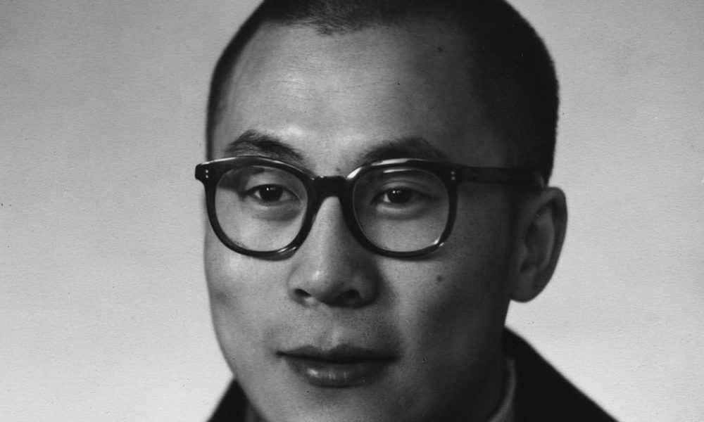 The Dalai Lama's Encounter with Mao Zedong: A Pivotal Moment for Tibet in 1955
