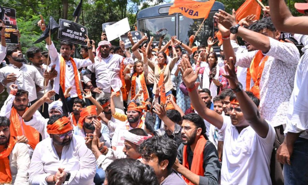 ABVP Protests Escalate in Jharkhand as Tamil Nadu Assembly Calls for NEET Abolition