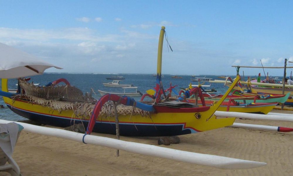 Bali's Traditional Fishing Canoes Disappear Amidst Rising Tourism