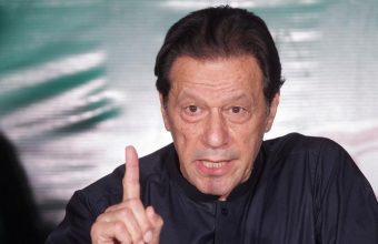 Imran Khan Returns to Jail Following Brief Hospital Visit Amid Ongoing Legal Battles