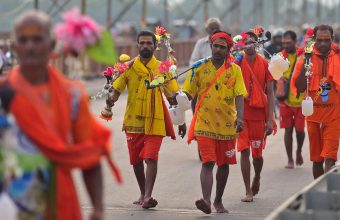 Kanwariyas Allegedly Assault School Van in Lucknow During Kanwar Yatra