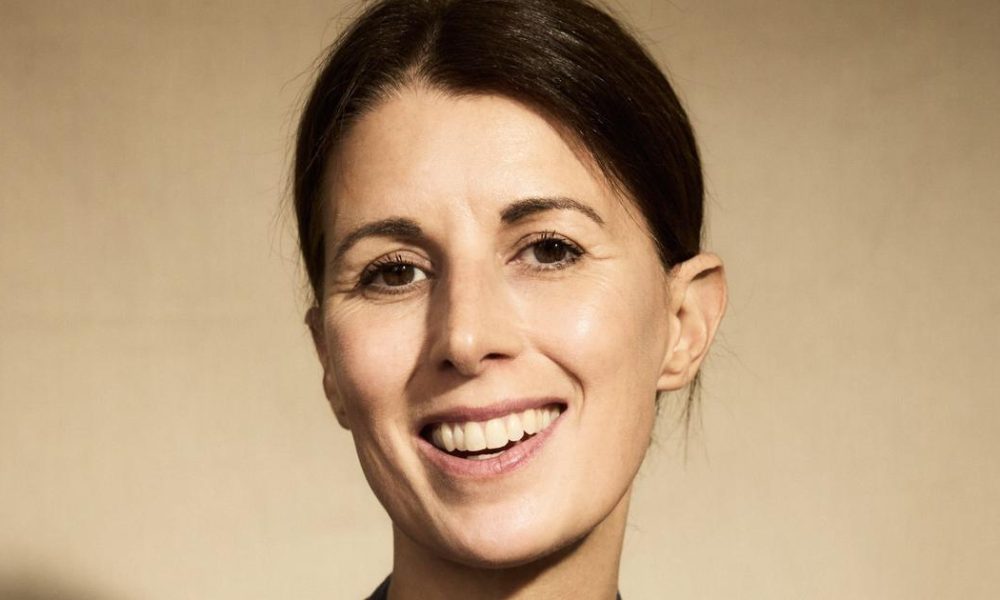 Meg Mason's 'Sophie, Standing There': A Literary Exploration of Healing Through Books