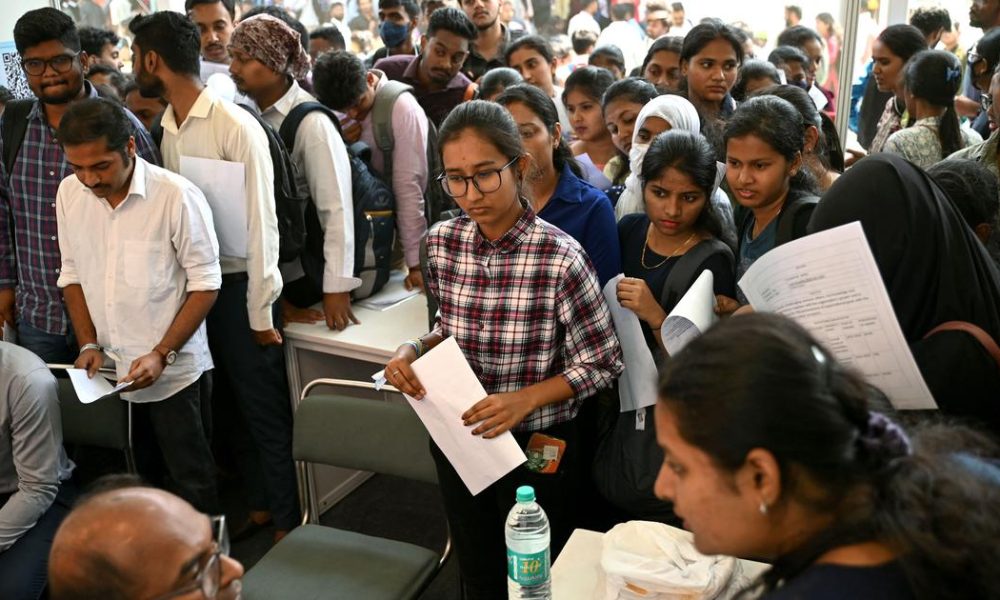 NITI Aayog Report Reveals 8.7 Crore Young Indians Out of Education and Employment