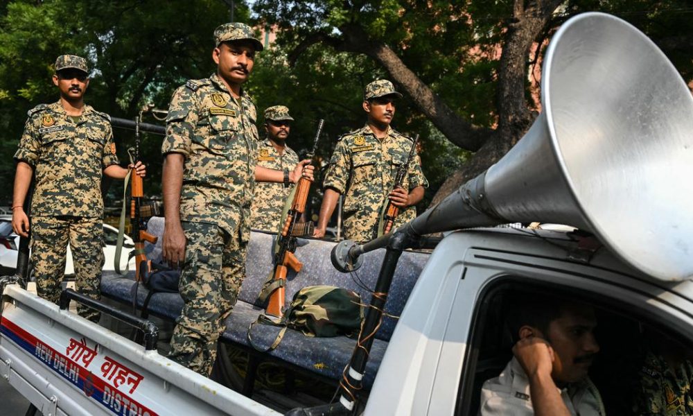 Delhi Police Reinforces Security Ahead of CJP's Flag-Waving Protest