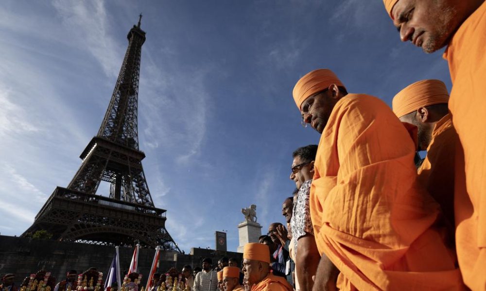 Eiffel Tower Director Resigns Following Controversy Over Gender Discrimination During Hindu Group Visit