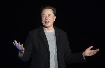 Elon Musk Blames Indian 'Oligarchs' for Delaying Starlink's Launch in India