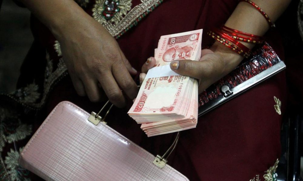 Empowering Women Investors: A Guide to Understanding Financial Documents