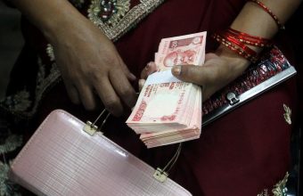 Empowering Women Investors: A Guide to Understanding Financial Documents