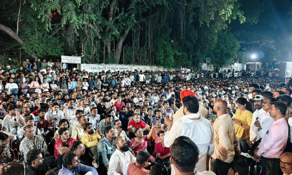 Maharashtra Public Service Commission Aspirants Rally in Pune Amid Discontent Over Exam Irregularities