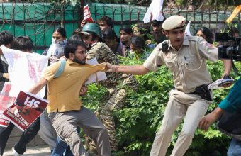 Media Coverage of Protests: Journalists Detained While Channels Focus on 'Anarchy'