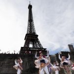 Paris Inquiry Clears Hindu Group of Requesting Removal of Women Staff at Eiffel Tower